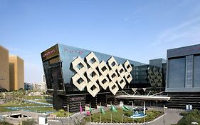 كراون بلازا آر دي سي الرياض - فندق و مركز مؤتمرات